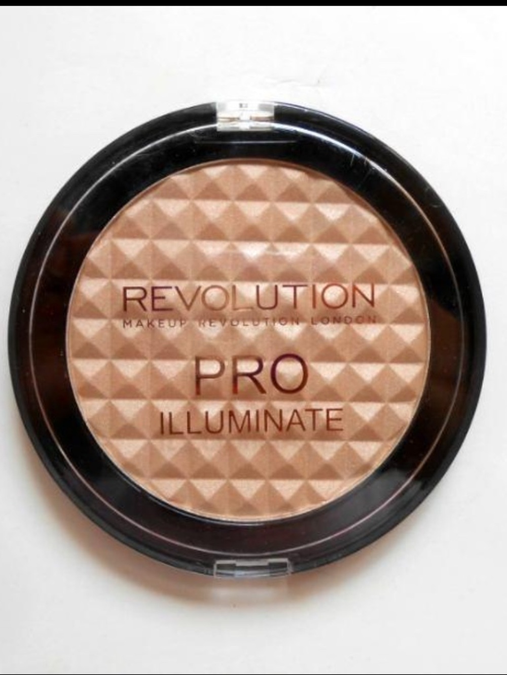 Makeup Revolution Pro Illuminate Highlighter – NEW & SEALED